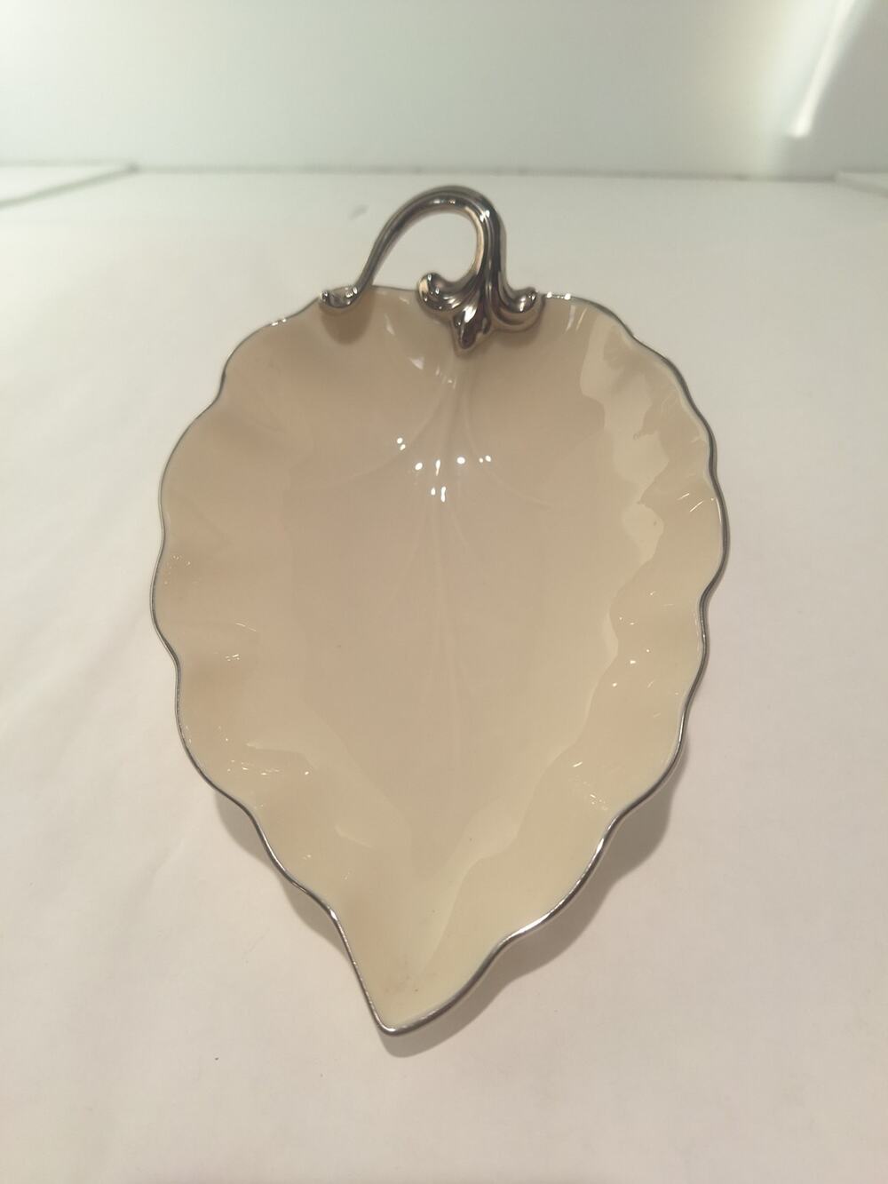 Lenox Leaf Dish with Handle Platinum Trim Ivory Bone China USA 7.5" - Excellent